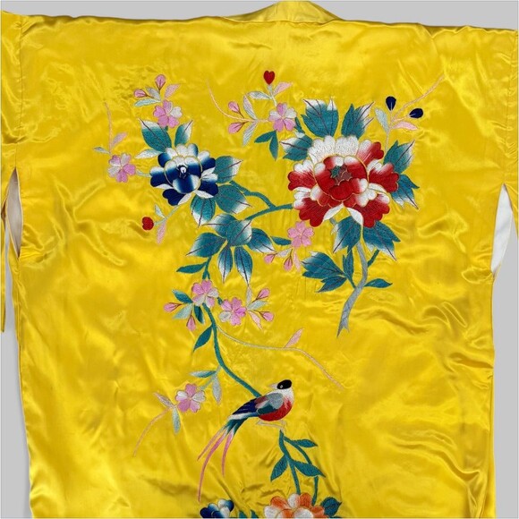 Vintage Japanese Kimono Yellow Gold Silk Satin Embroidered Peony Kosode Robe - Picture 14 of 15
